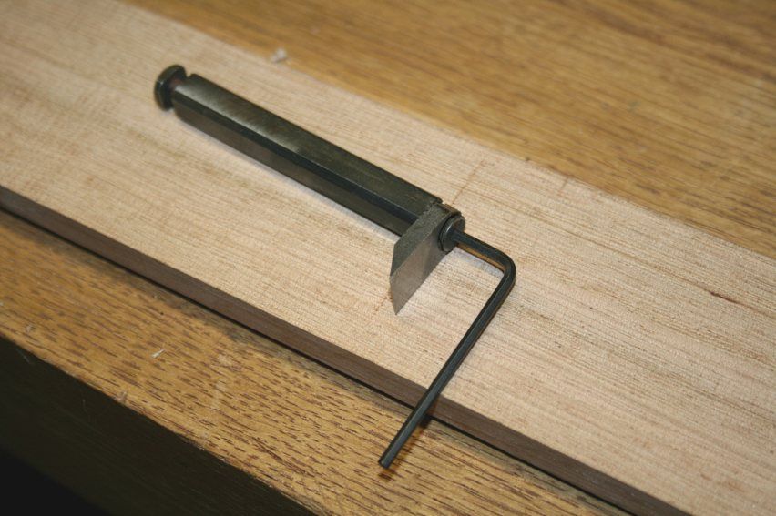 Sharpening router plane blades